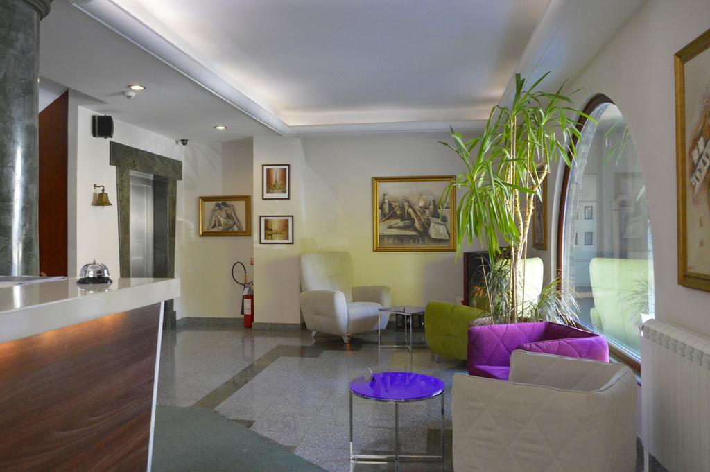Modern Inn Boutique Hotel Скопие Екстериор снимка