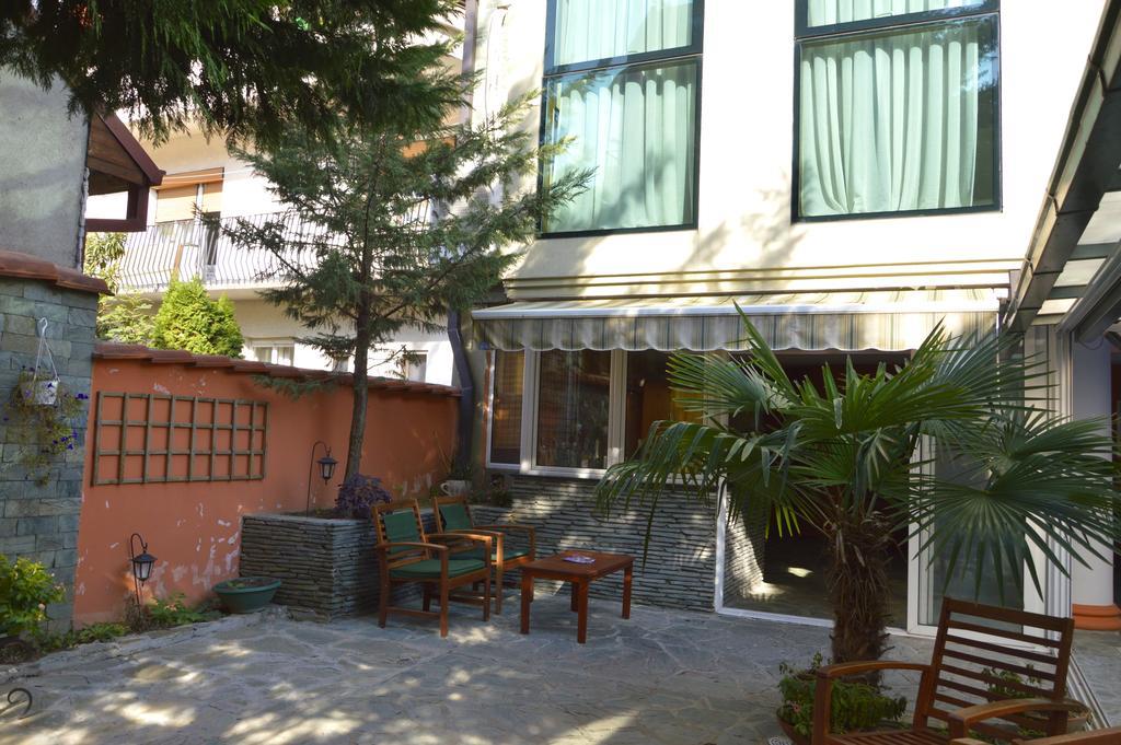 Modern Inn Boutique Hotel Скопие Екстериор снимка