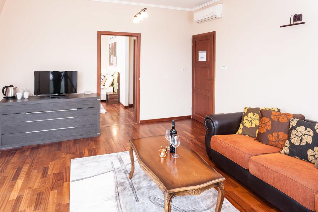 Modern Inn Boutique Hotel Скопие Екстериор снимка