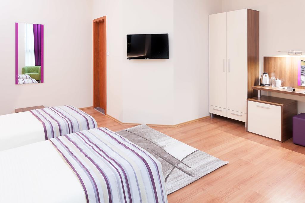 Modern Inn Boutique Hotel Скопие Екстериор снимка