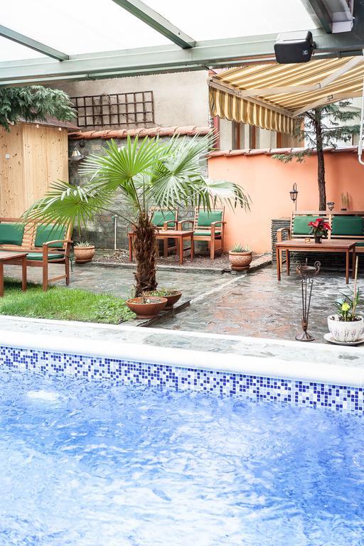Modern Inn Boutique Hotel Скопие Екстериор снимка