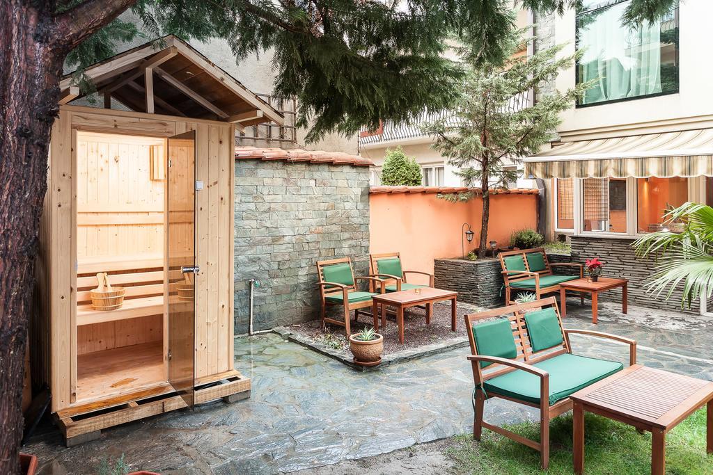 Modern Inn Boutique Hotel Скопие Екстериор снимка