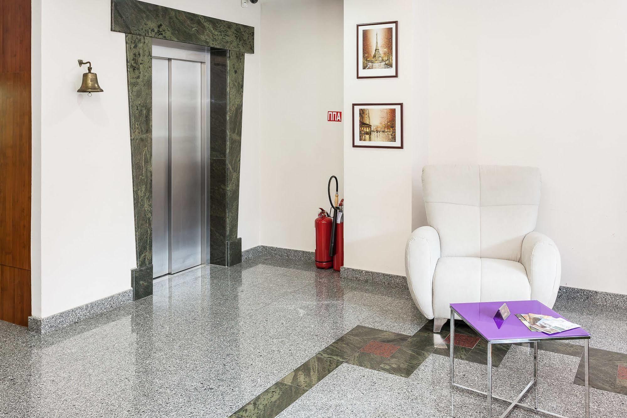 Modern Inn Boutique Hotel Скопие Екстериор снимка