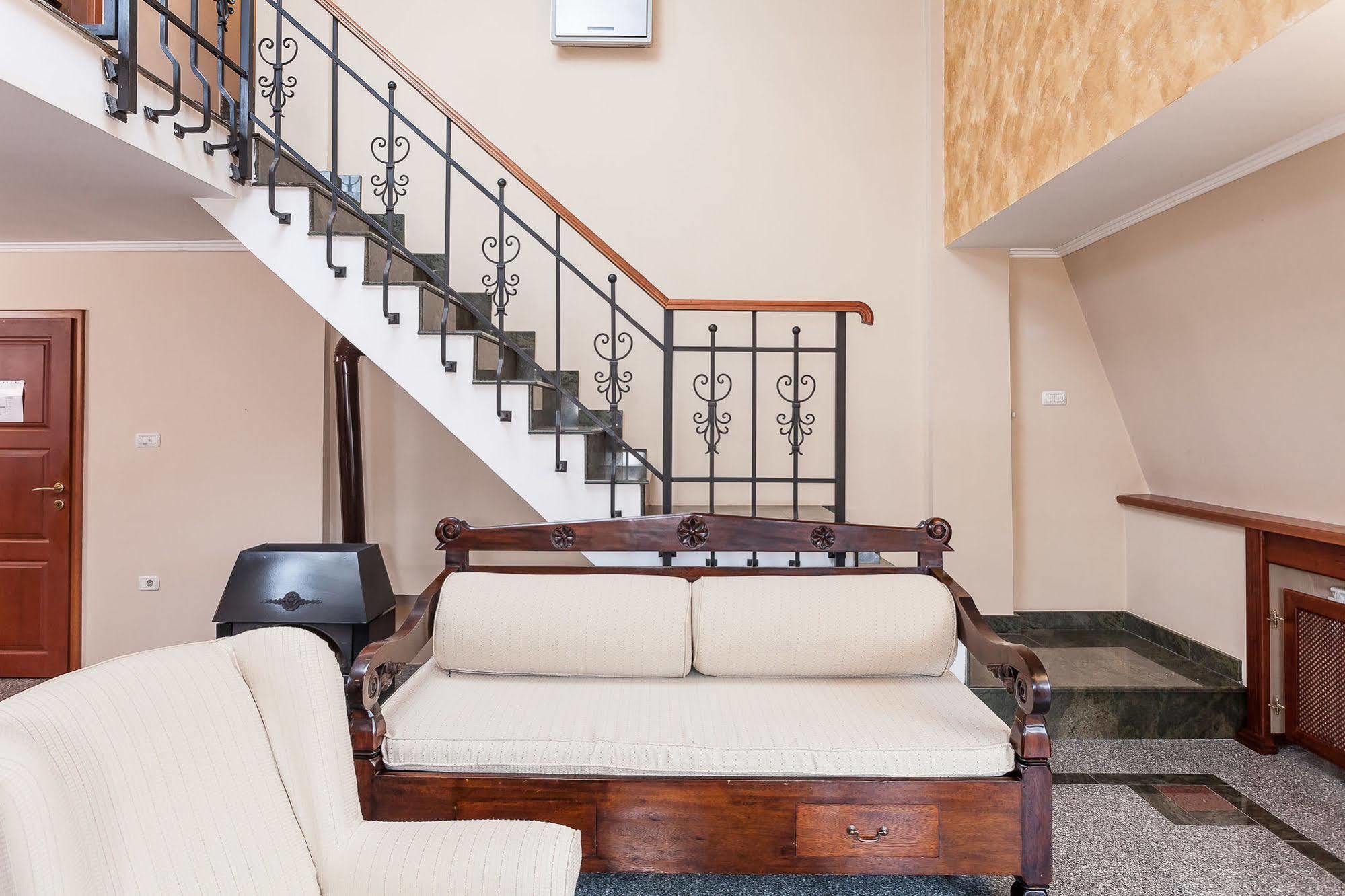 Modern Inn Boutique Hotel Скопие Екстериор снимка