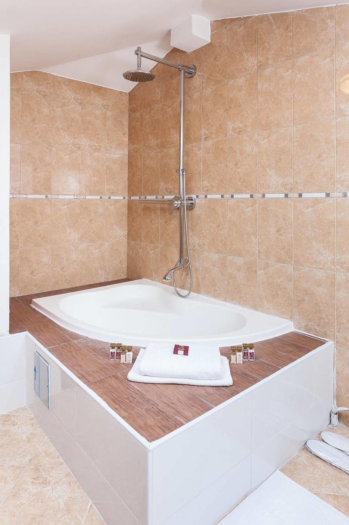 Modern Inn Boutique Hotel Скопие Екстериор снимка