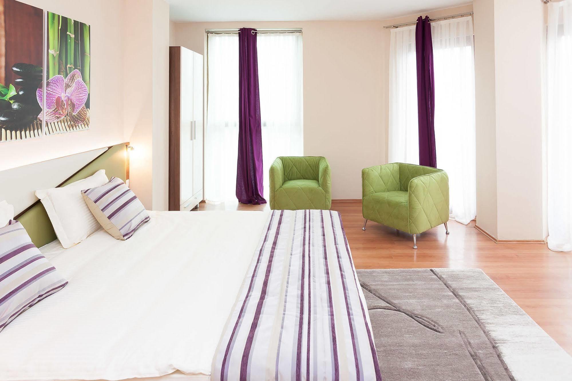 Modern Inn Boutique Hotel Скопие Екстериор снимка
