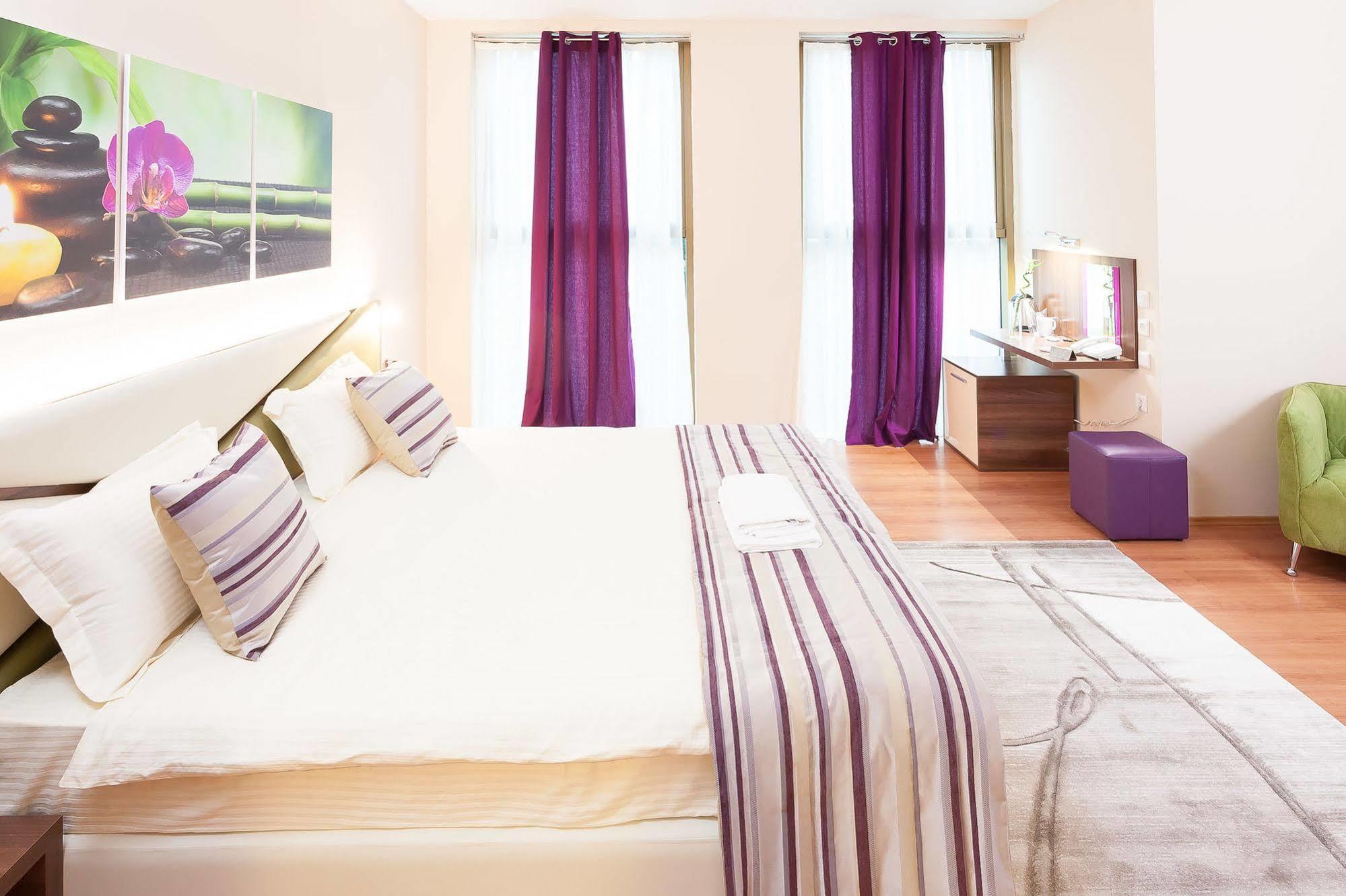 Modern Inn Boutique Hotel Скопие Екстериор снимка