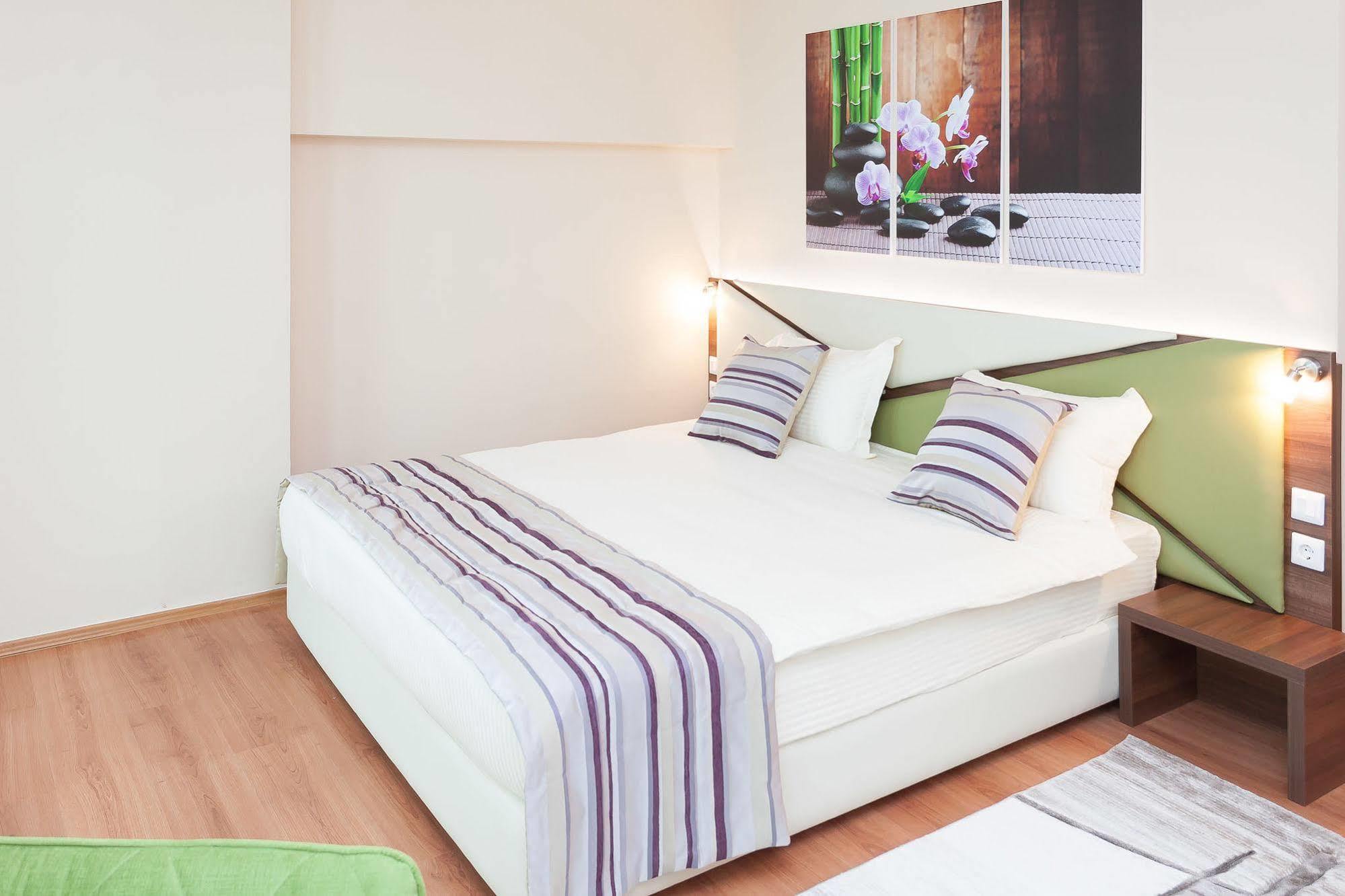 Modern Inn Boutique Hotel Скопие Екстериор снимка