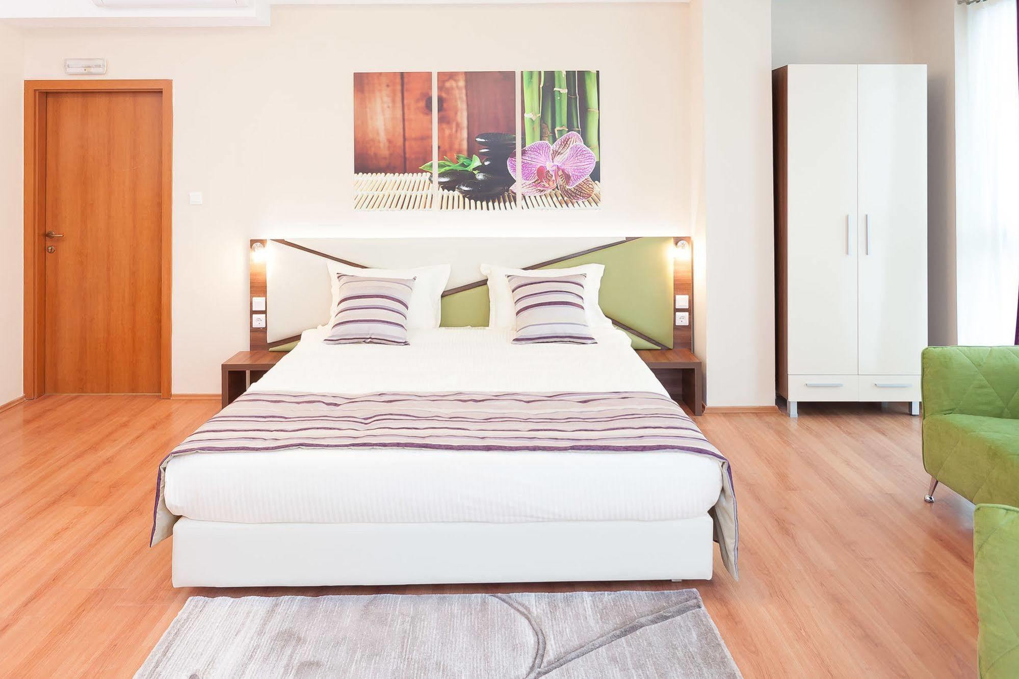 Modern Inn Boutique Hotel Скопие Екстериор снимка