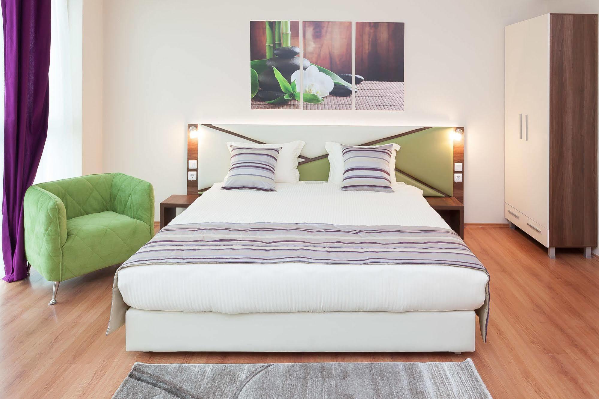 Modern Inn Boutique Hotel Скопие Екстериор снимка