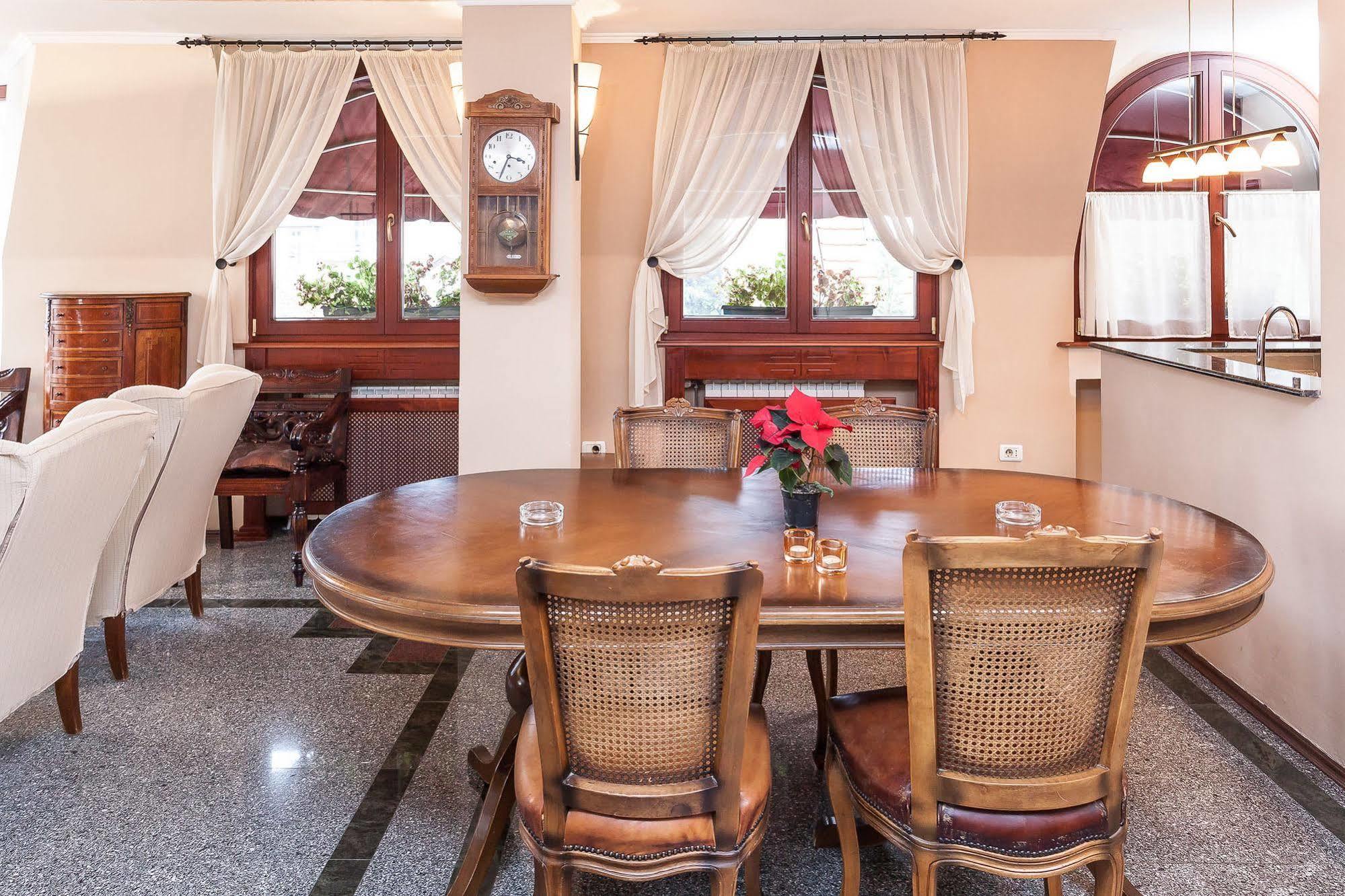 Modern Inn Boutique Hotel Скопие Екстериор снимка
