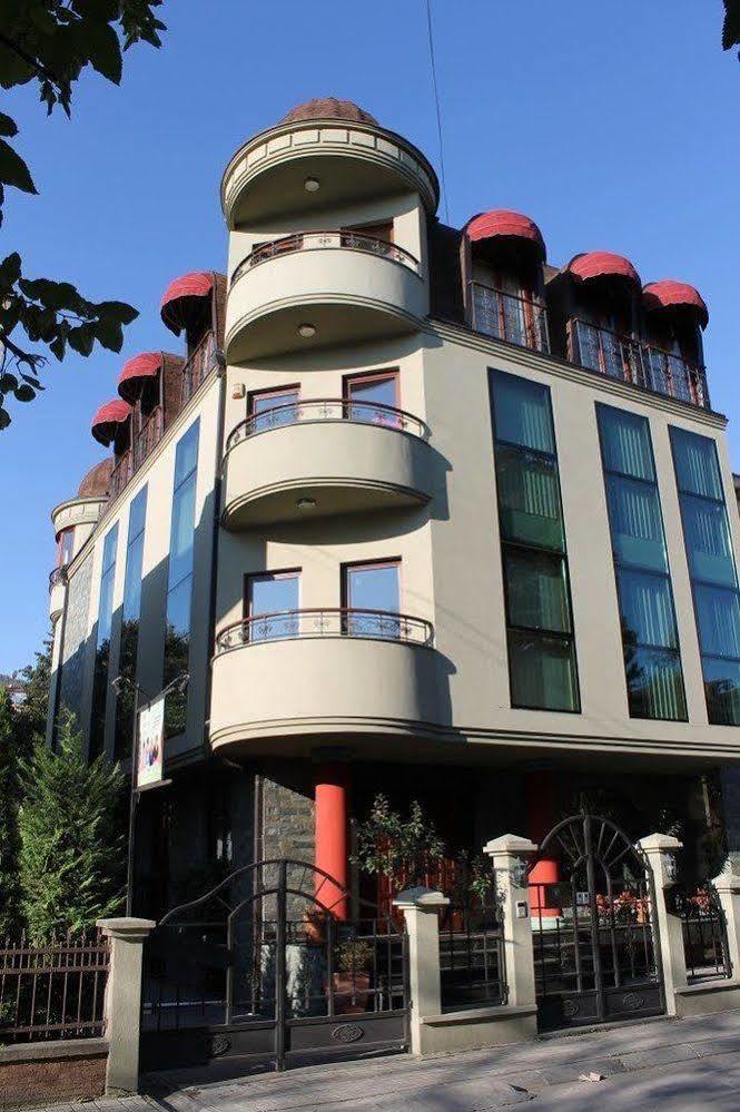 Modern Inn Boutique Hotel Скопие Екстериор снимка
