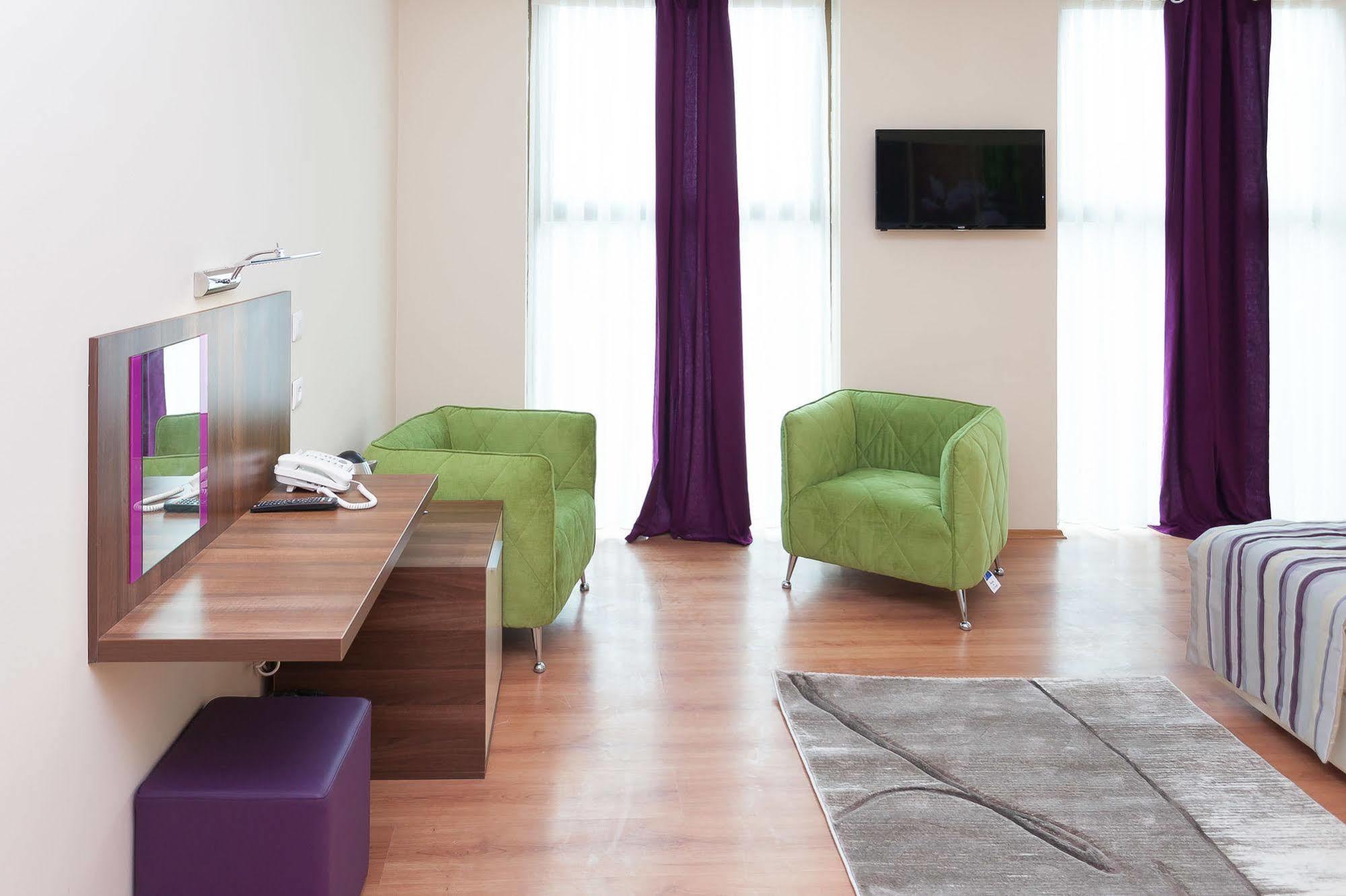 Modern Inn Boutique Hotel Скопие Екстериор снимка